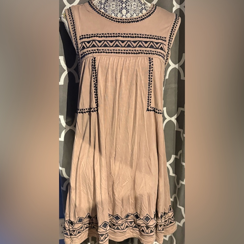 POL Tan and Black Midi Dress